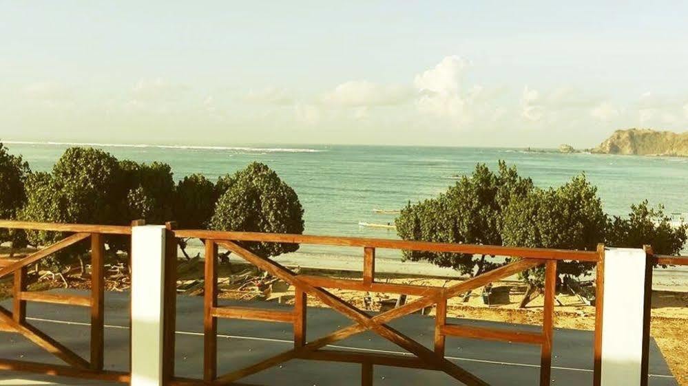 Friends Beach Hotel Kuta  Exterior photo