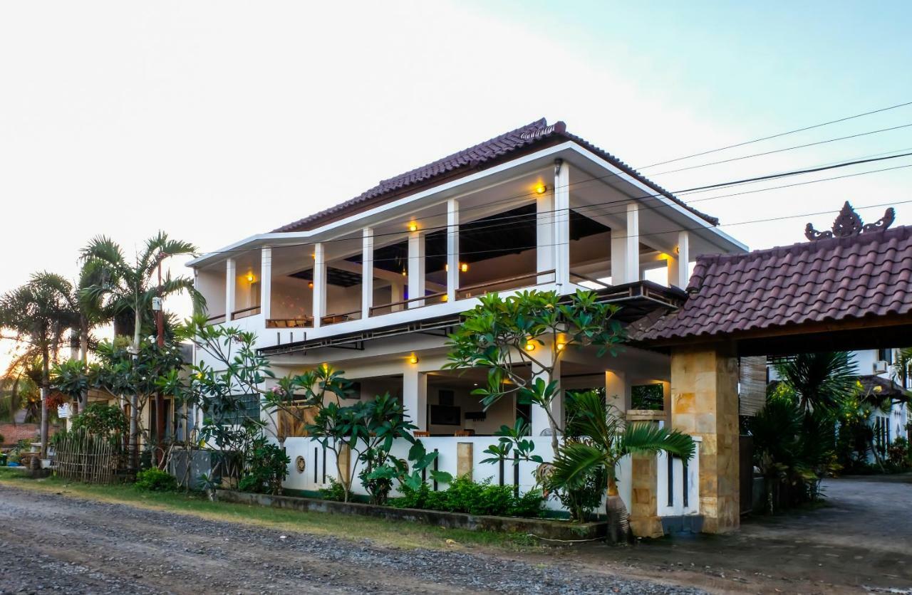 Friends Beach Hotel Kuta  Exterior photo