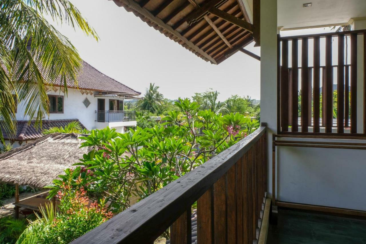 Friends Beach Hotel Kuta  Exterior photo