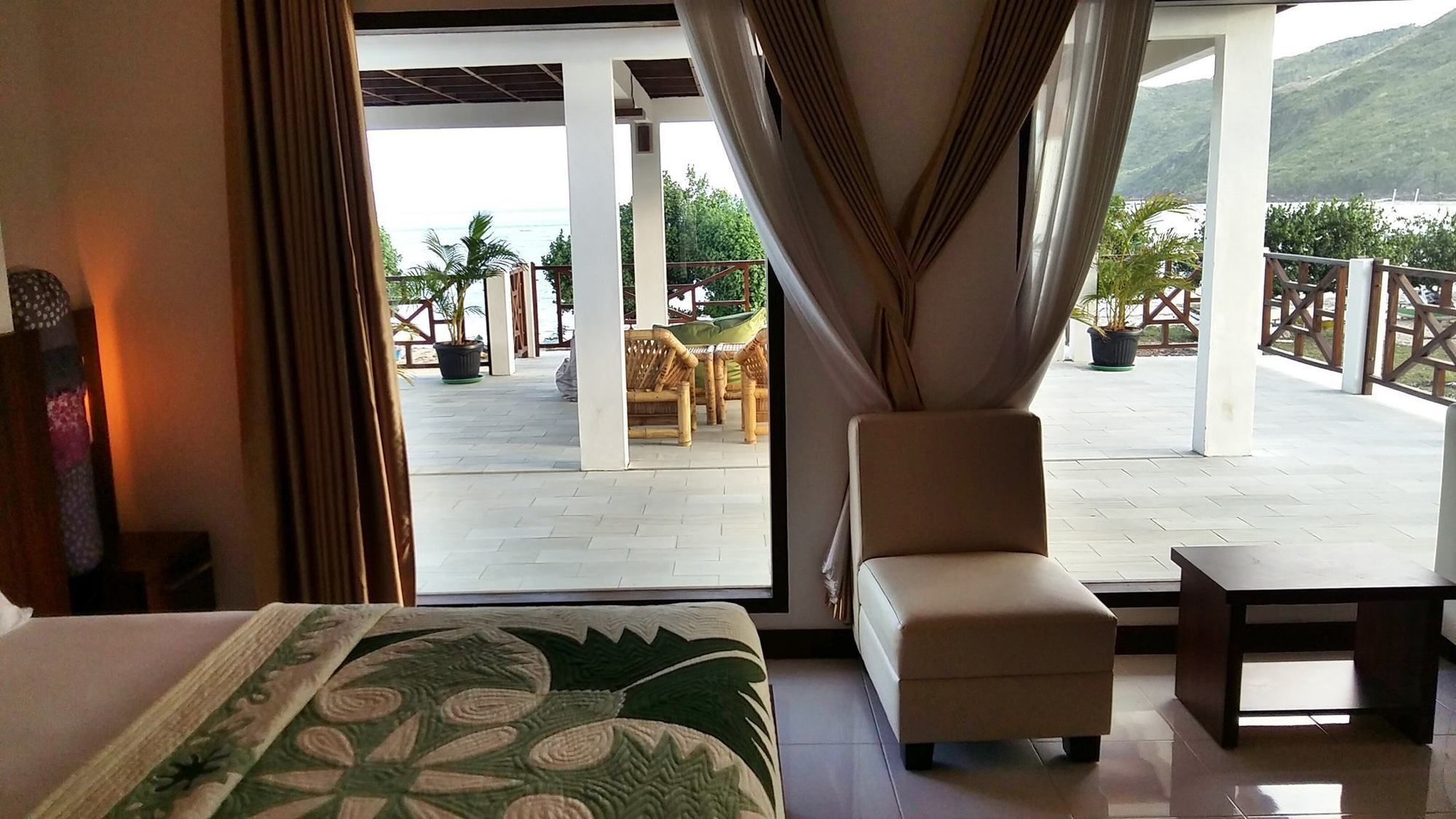 Friends Beach Hotel Kuta  Exterior photo