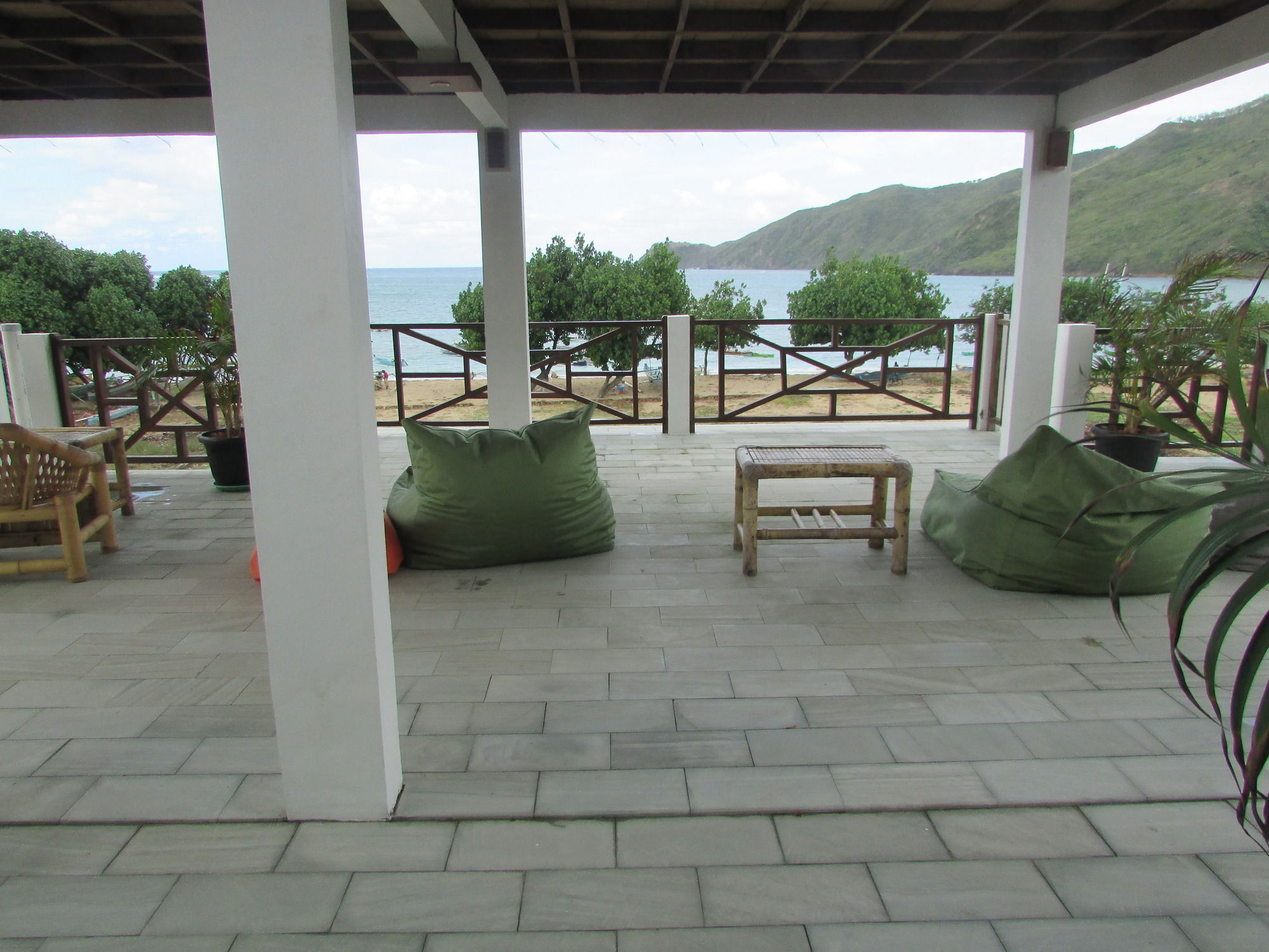 Friends Beach Hotel Kuta  Exterior photo
